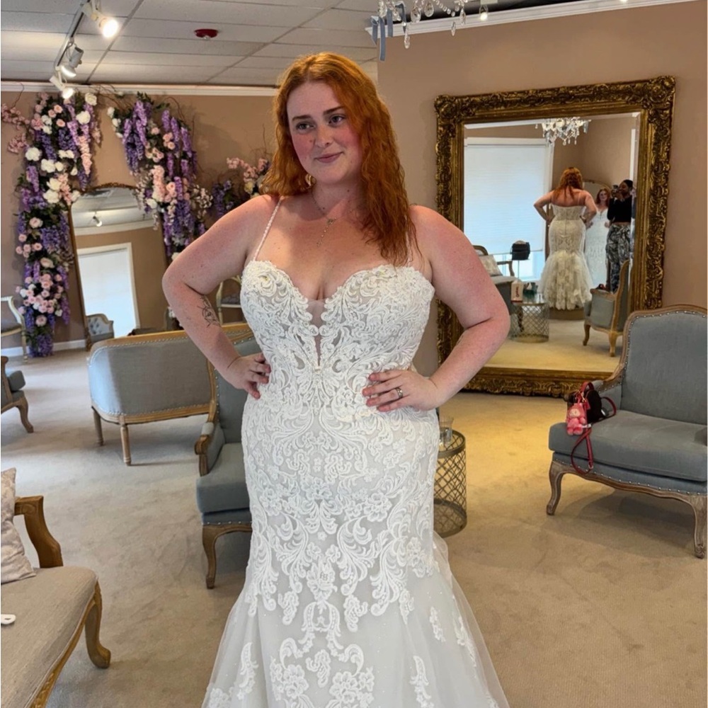 Maggie Sottero White Lace Bridal Gown